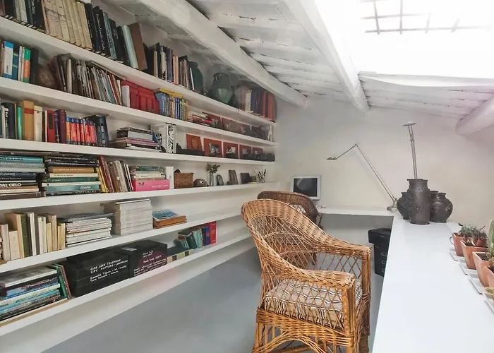 Luxury Art Apartment In Trastevere With Terrace